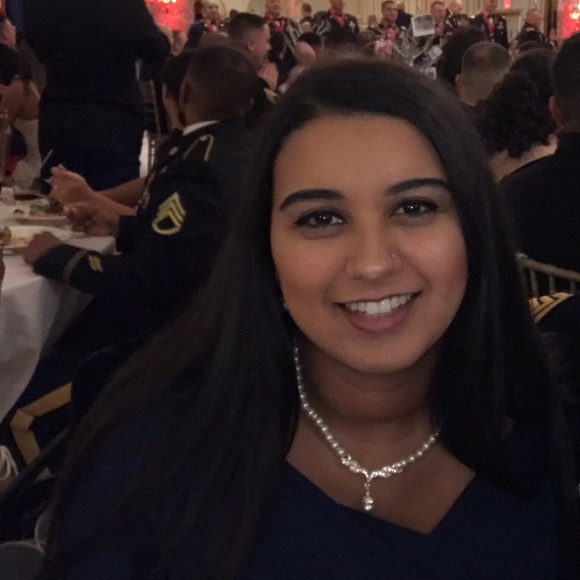 Meet your Posher, Alexis - Picture 1 of 1